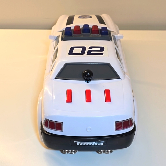 Tonka Mighty Motorized Funrise Police Car Cruiser Moves w/Flashing Lights Sounds - Picture 6 of 8